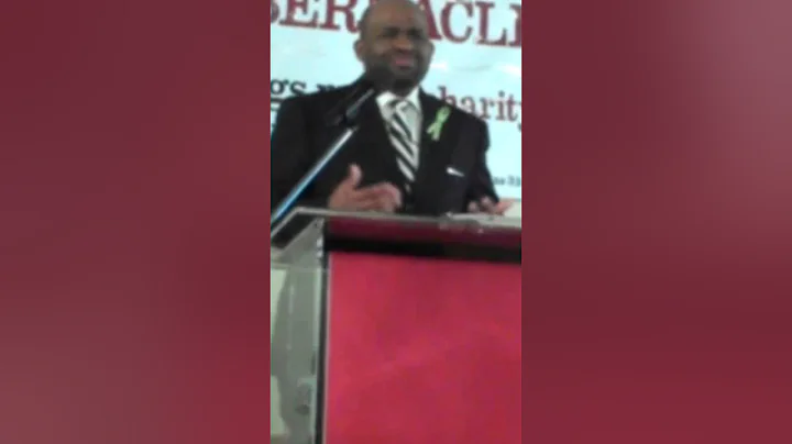Pastor Julius McLean preaching Palm Sunday 2013