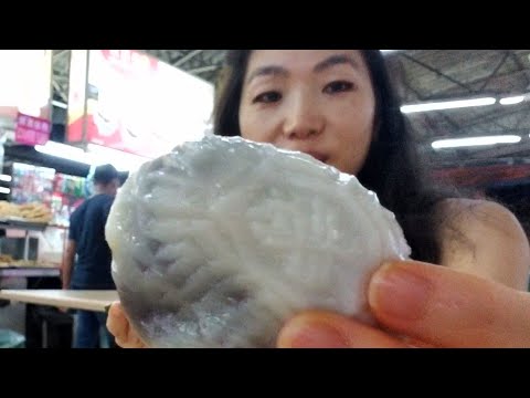 trying MEGA HUGE DESSERTS at SS2 | korean foodie vlog