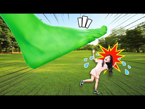 Ahh Giant Feet Hulk Are Chasing Yura Save Yura Giant Feet Yura