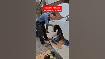 trick to remove seized / rusted bolts - increase ur leverage with a pipe #mechanic #mechanical #DIY