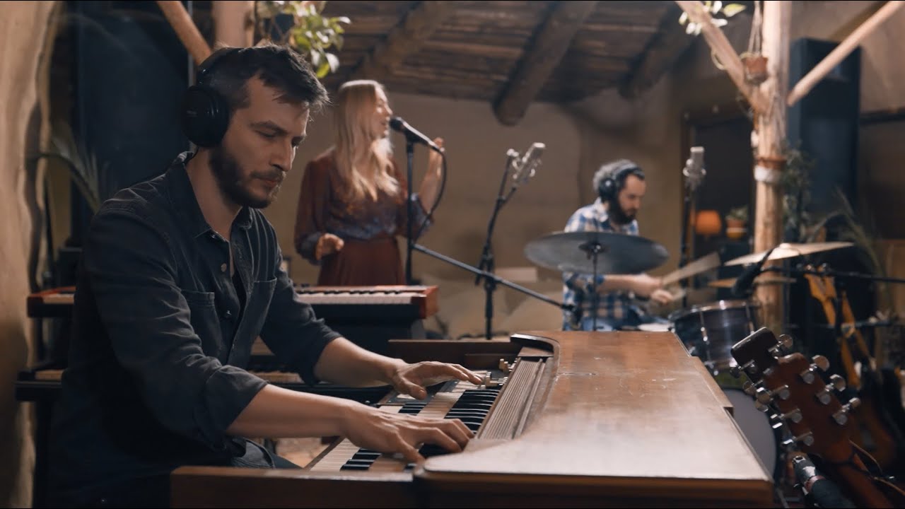 Aron Andras & the Black Circle Orchestra - 'Border Blues'