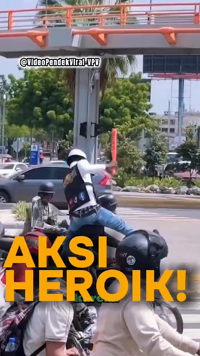Aksi Heroik di Tengah Jalan! Beri pelajaran kepada pengendara Motor 😱 #shorts