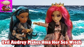 Evil Audrey Makes Uma Her Sea Witch - Episode 36 Disney Descendants Friendship Story Play Series