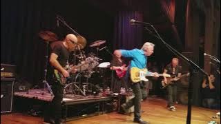 Private Concert - G4 2017 Joe Satriani, Tommy Emmanuel play 'Stevie's Blues' and 'Johnny B Goode'