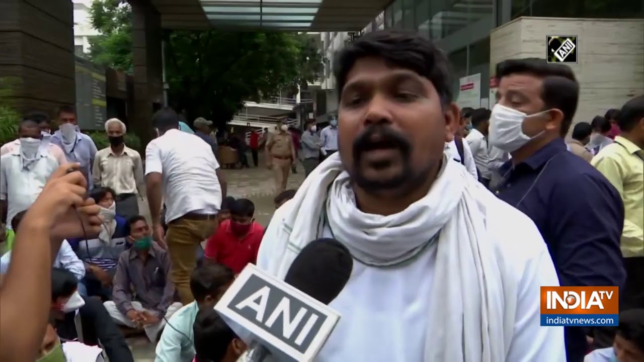 Journalists protest against murder of peer Vikram Joshi outside Ghaziabad hospital