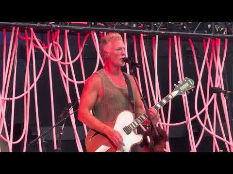 QUEENS OF THE STONE AGE *GO WITH THE FLOW* live CLEVELAND 8/10/26 concert 4k 60 fps