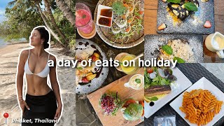 WHAT I EAT IN A DAY (on holidays) // vegan brownies, pad thai, avocado burger?!🥑