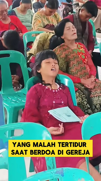 momen lucu ketika melihat anak perempuan ketiduran di gereja ‼️‼️ #ngakak #lucu #gereja #tidur