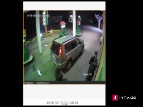 როგორ აზიანებენ სალომე ზურაბიშვილის საარჩევნო პლაკატებს