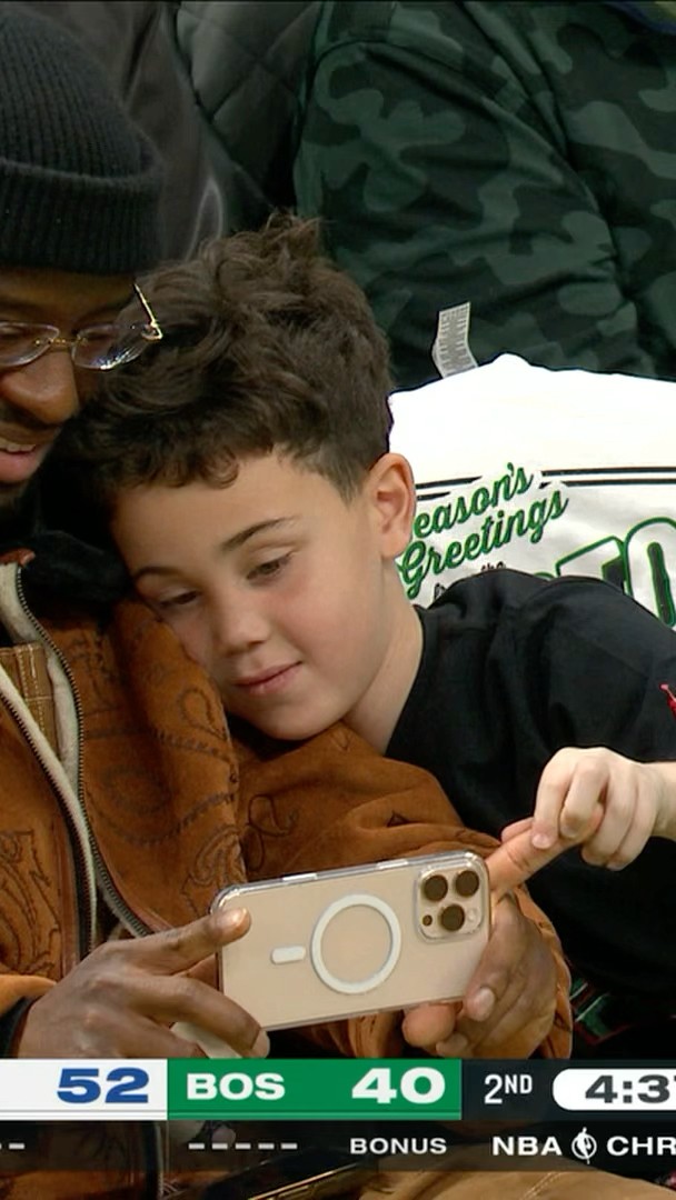 Deuce Tatum sitting courtside watching his dad play on Christmas! ?