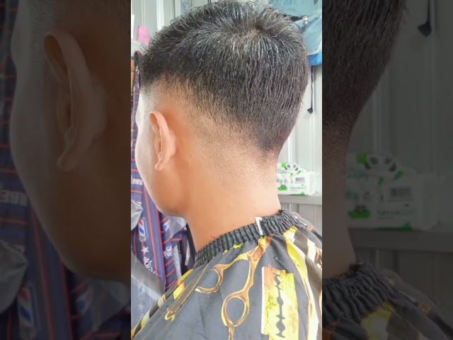 MID FADE HAIRSTYLE #shorts #hairstyle #barbertutorial