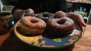 Esponjosas Donas Con chocolate artesanal y rellenitas lechesilla