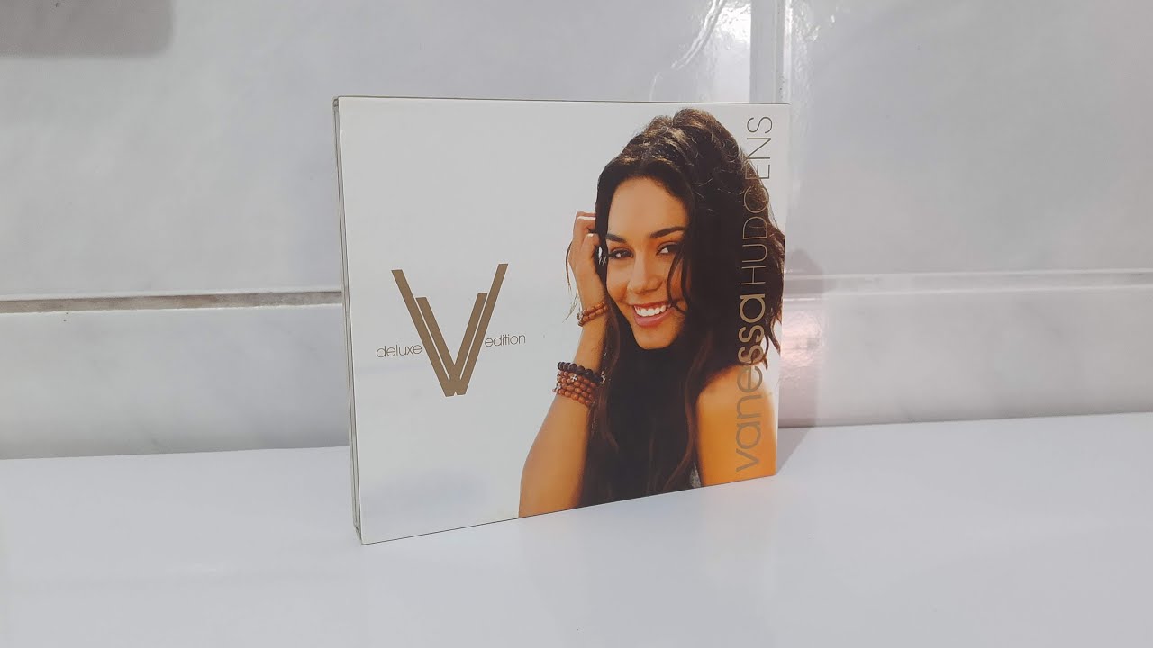 Vanessa Hudgens - V (Deluxe Edition) - CD Unboxing
