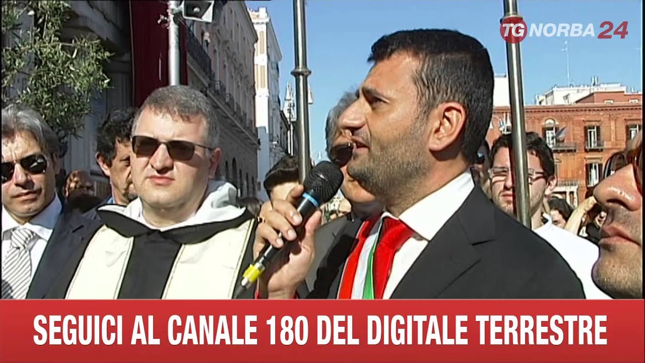 BARI SAN NICOLA PASTONE FESTA CON FUOCHI