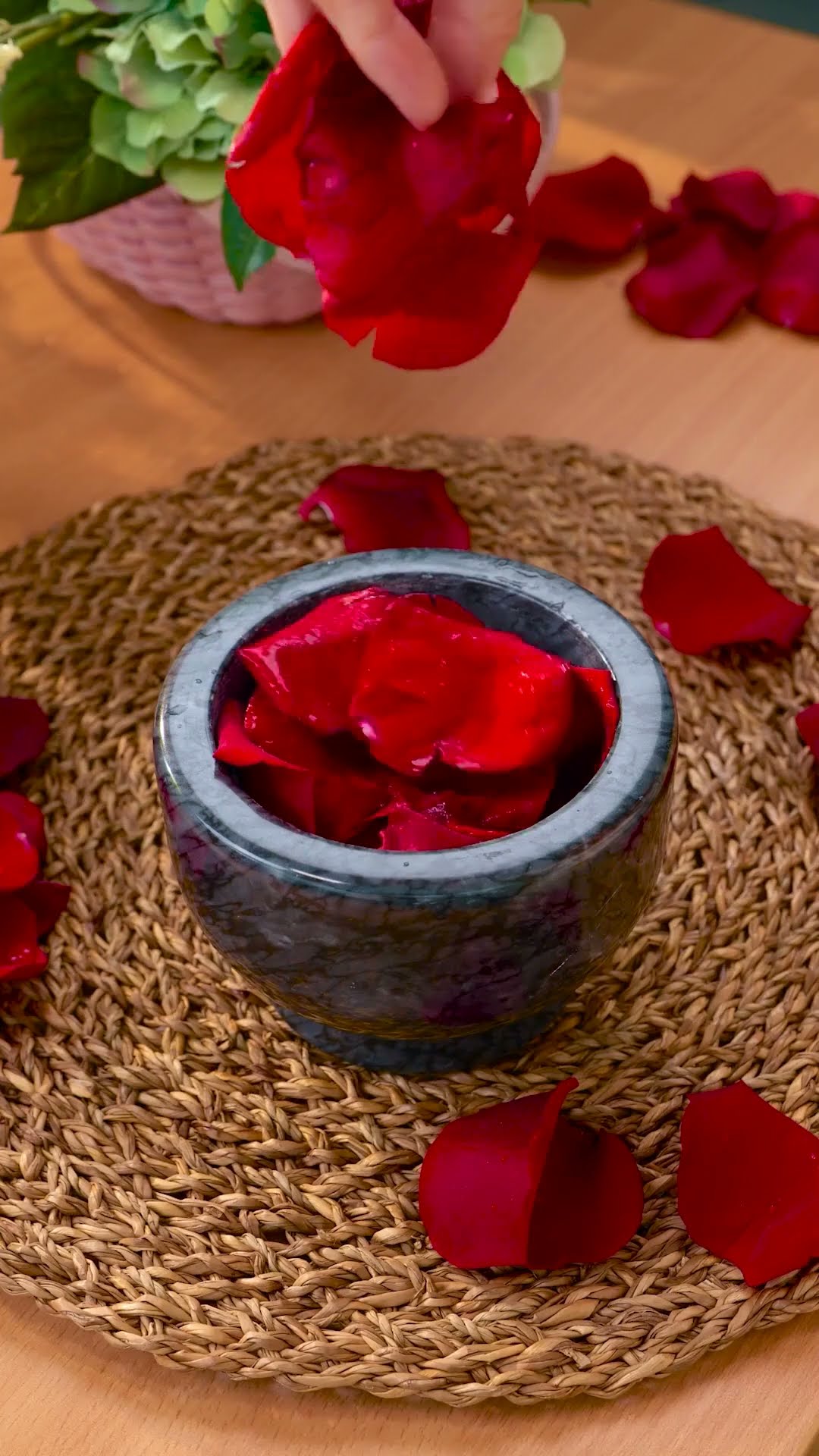 She made natural lipstick out of flowers? #diy #makeup #natural #shorts