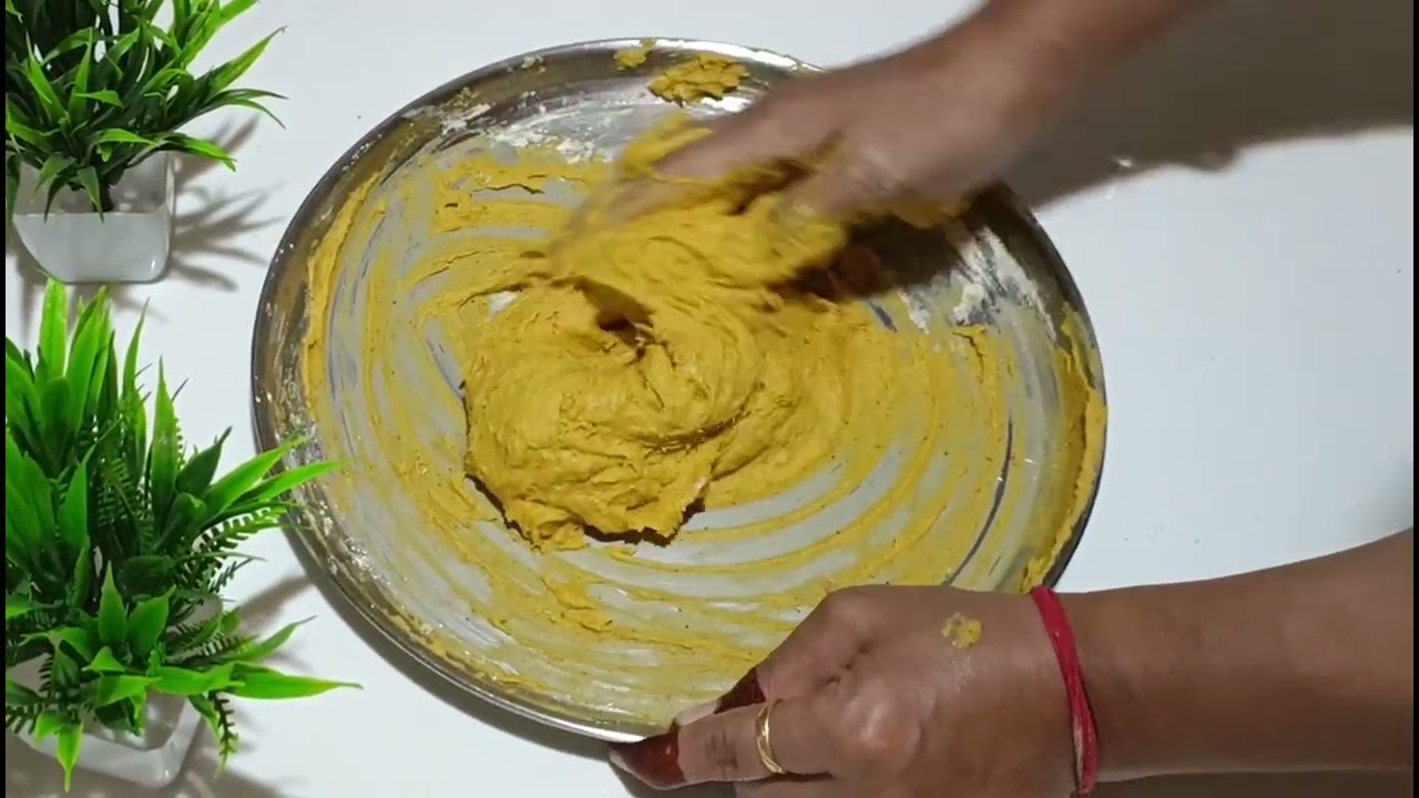 आलू और बेसन का यह नमकीन एक बार बनाऐ महीनो स्टोर करें 