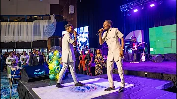 Moses Bliss & Grace Lokwa sing "Eh Yahweh kumama Papa" for the first time Live in Nigeria.