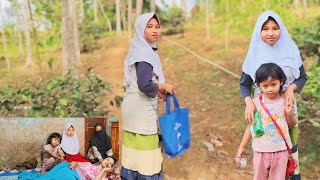 Nasib Pilu Anak Yatim Dipelosok Desarela Jualan Di Sekolah Dan Ngurus Ibu Nya Yang Sakit