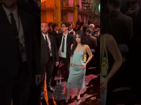 جيني خلال حضورها حدث شانيل باطلاله انيقه وجذابه Jennie Blackpink اترك لكم التعليق بلينكز