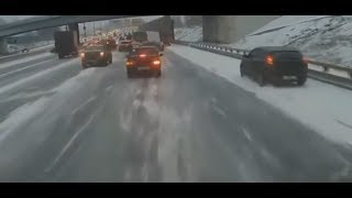 Аварии и ДТП зимой.Гололед на дороге,crash car,incidente avarii dtp