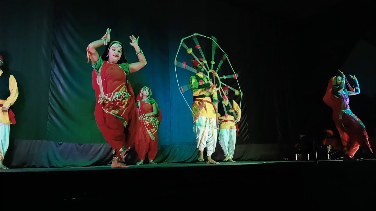 Bundelkhandi Badhai Dance • Traditional Badhai Folk Dance | बुंदेलखंडी ...