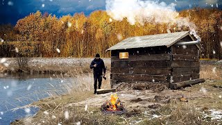 Building of fisherman's hut from the sleepers | Secret hideaway near the lake