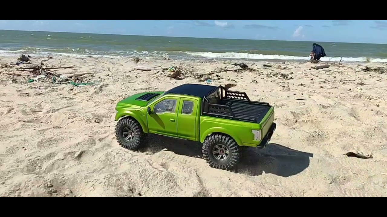 RC Ford Raptor SCX10II Sand Beach Run - YouTube