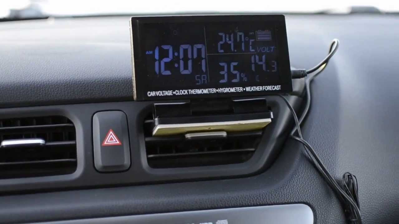Часы на торпеду автомобиля Часы на торпеду автомобиля