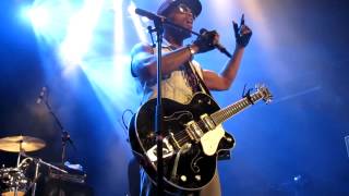 B.o.B -- Don't Let Me Fall LIVE at Cause Festival 27-06-12 , Amsterdam