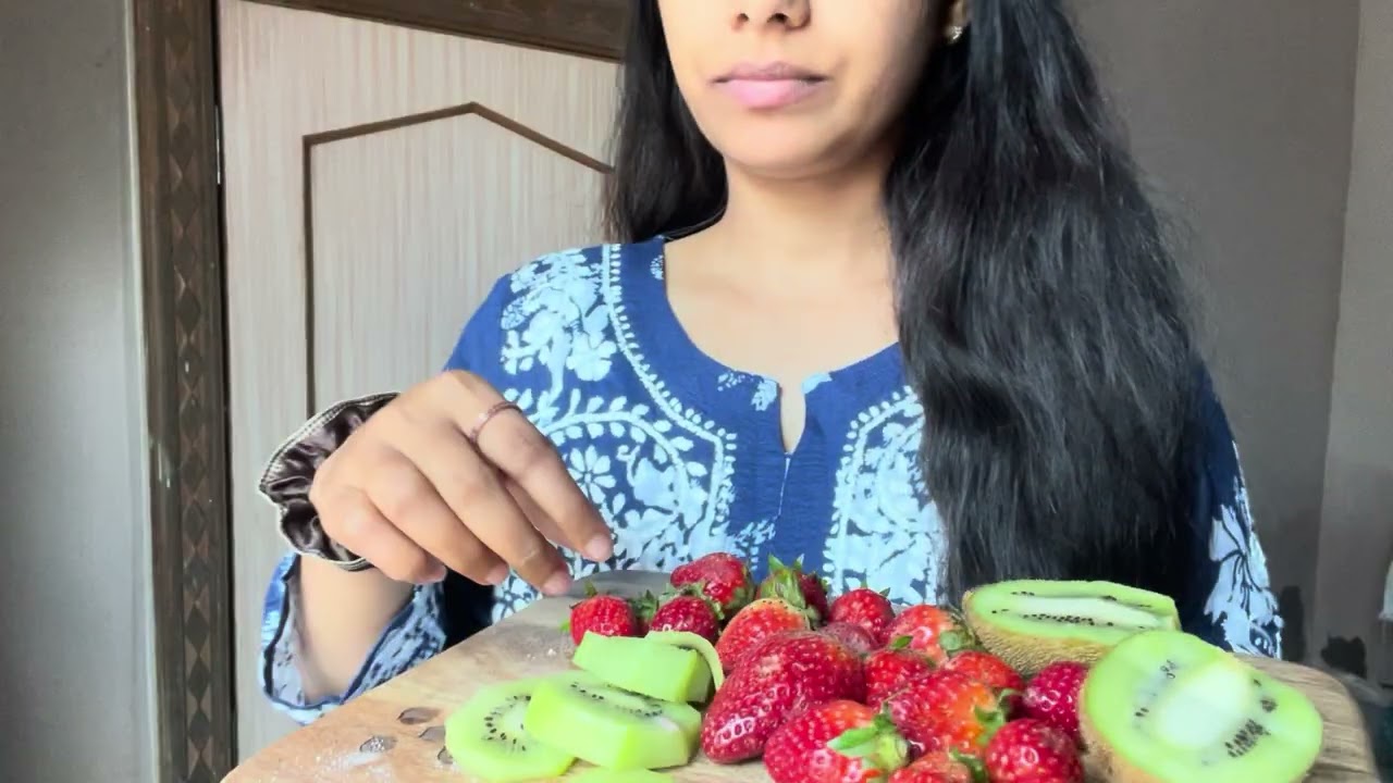 	Sweet Strawberry Mukbang ASMR |  Satisfying Eating Sounds🍓