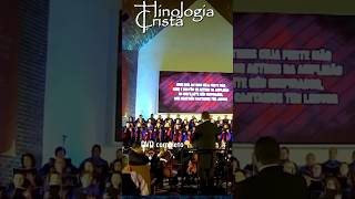 LINDO CORAL CANTANDO HINO DO CANTOR CRISTÃO "DEUS DOS ANTIGOS"