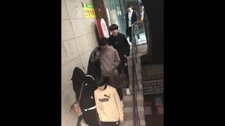 Btspuma Fansign Entering Building And Greeting
