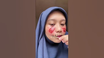 Thumbnail of HORRIBLE!?️ MAKE A SKULL ON THE LIPS HALLOWEEN