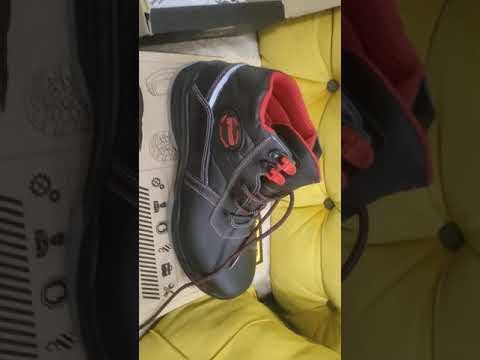 جزمتين سيفتي اورجينال اصلي بالعلبة والكتالوج سعرها برة ب 5 آلاف عندي بأقل من الربع بكتير