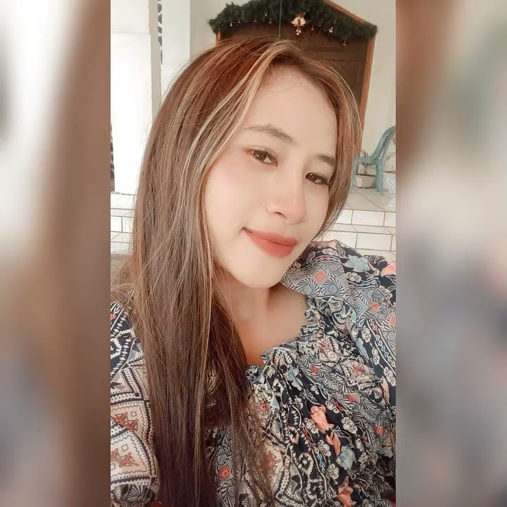 Hallo cewe MANADO..🤣