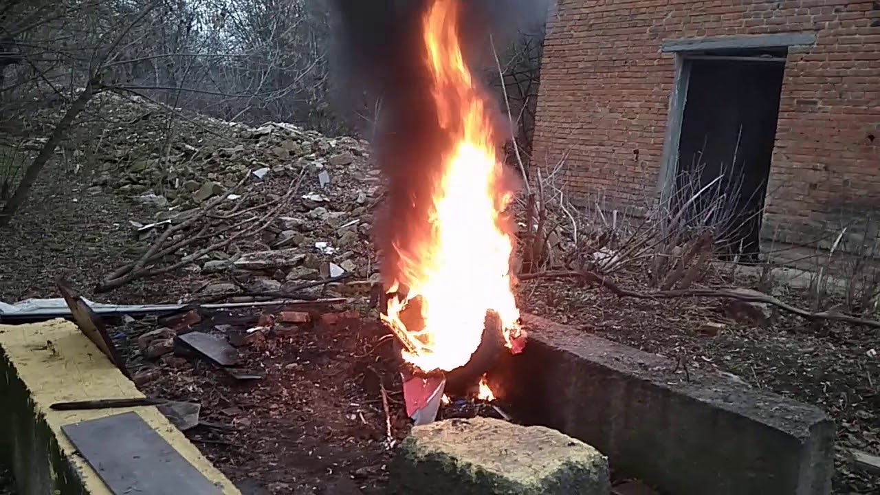 За волгой горит