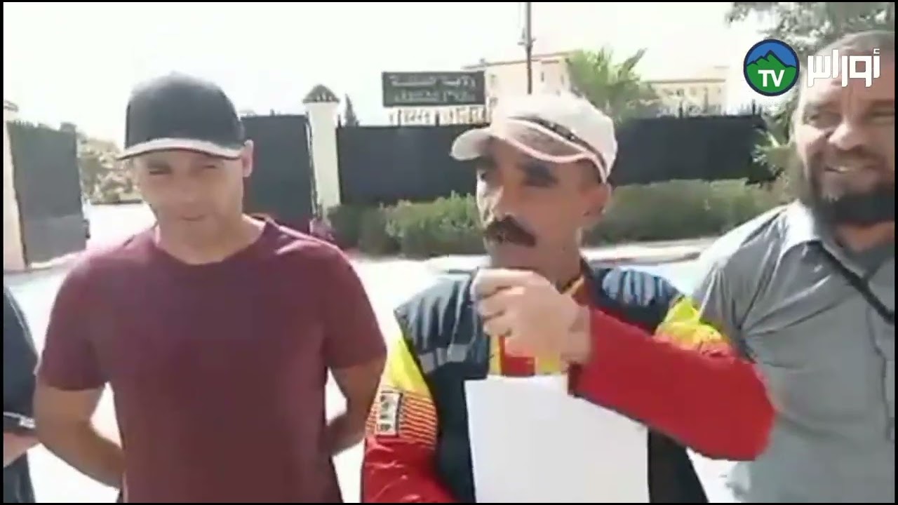 الجلفة : عمال مؤسسة الردم التقني بالجلفة ينظمون وقفة إحتجاجية سلمية امام مقر الولاية