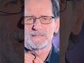 Un vigile del fuoco irrompe sul palco di The Voice e tira fuori un capolavoro di Brian Adams 🥰
