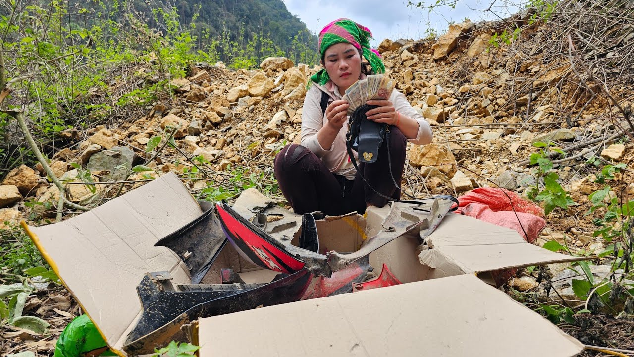 Single Mom - Picking Up Scrap and Lucky to Find a Large Amount of Money ...