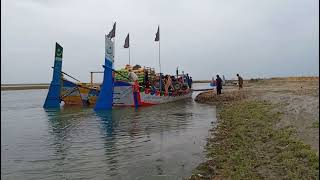 Unloading of Tractor dumper loaded with wheat bag from boat in indus river Pakistan 🤔🤔🤔 by King motors 164 views 1 month ago 5 minutes, 23 seconds