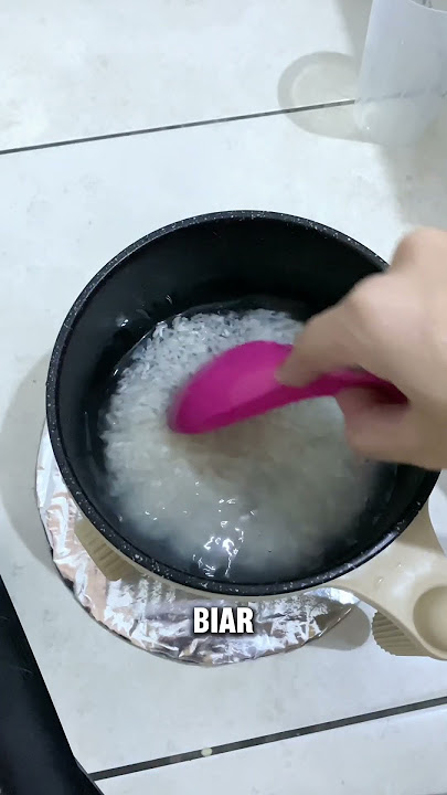 masak nasi di panci listrik