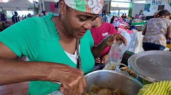 My FIRST Time at Dominica's Lively Roseau Market 🇩🇲 (You Won’t Believe This!)