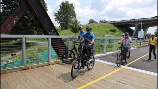 Watch the first riders use the now open William Commanda Bridge