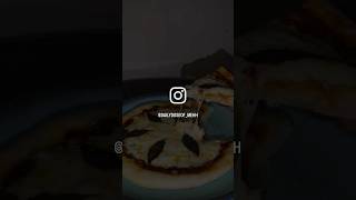 Italian Margherita 🍕 #youtubeshorts #margherita #cheesepull #food #cooking #withoutoven #soulfood