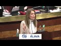 Ana Morales en el pleno de control de JJGG de Álava preguntando sobre Centro Refugiados en Vitoria