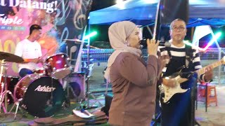 Live Swing Pumkin Buskers.. Featuring Nurul Iman... 0