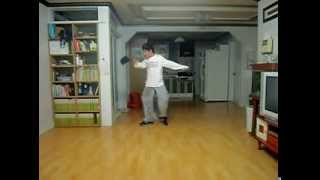 Koo Junhoe - Krumping Hiphop 2010