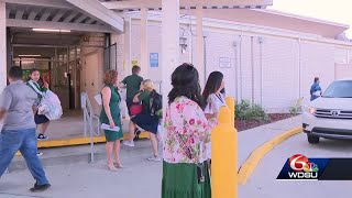 Jefferson Parish Schools welcome back students with a staggered system
