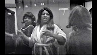 Tina Turner rehearsing with Ikettes in dressing room FASCINATING! chords