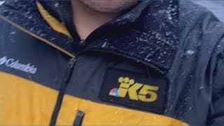 Truck drivers stranded near North Bend after snowstorm shuts down Snoqualmie Pas
